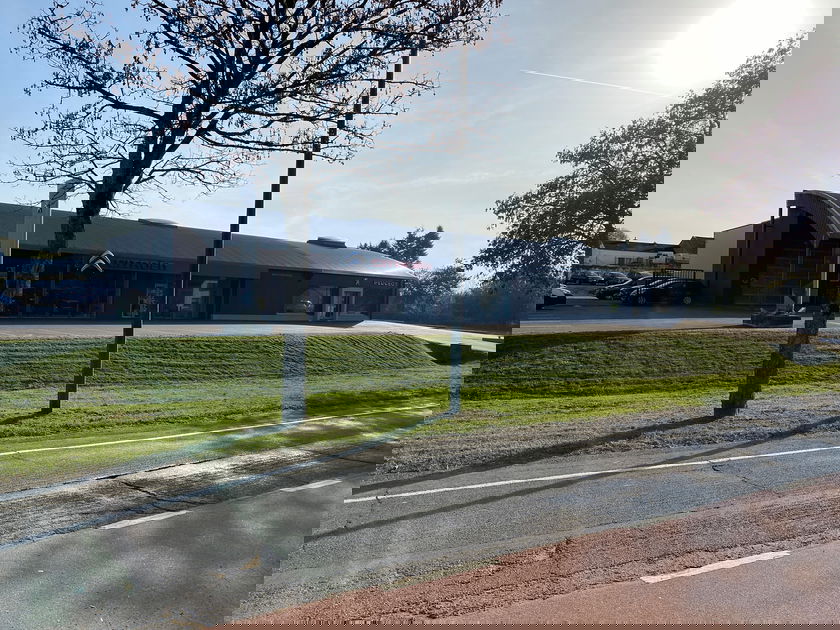 AR Automobile - image