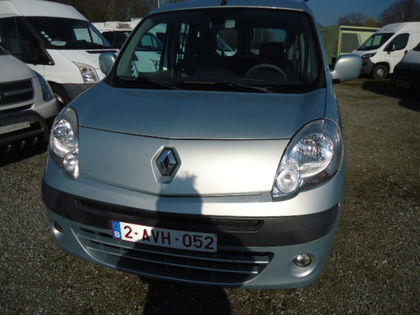 Renault Kangoo benzine /rolstoelwagen ,1.6 ,eur4,150 dkm ,8500 marge