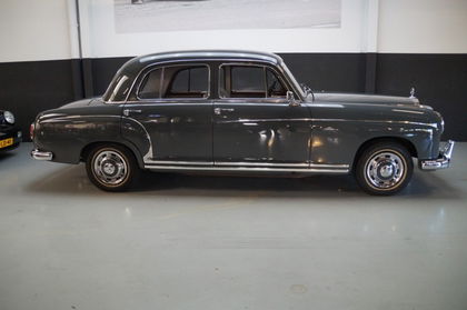 Mercedes 220 220S Ponton Top Condition Driver (1959)