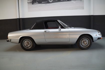 Alfa Romeo Spider 1600 new paint (1979)