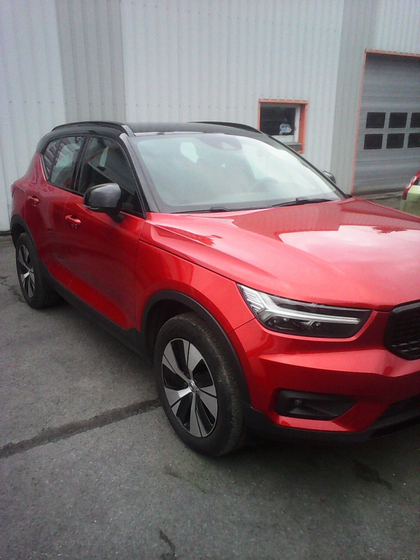 Volvo XC40 R-Desgin Expression Recharge Plug-In Hybrid 2WD