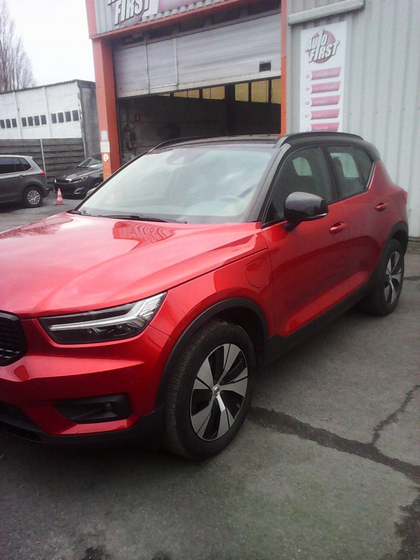 Volvo XC40 R-Desgin Expression Recharge Plug-In Hybrid 2WD