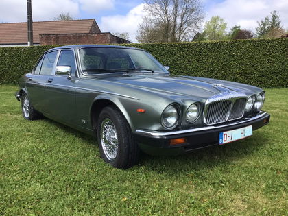 Jaguar  XJ12