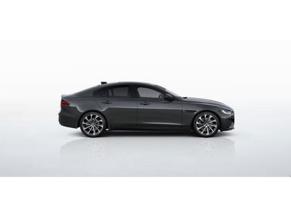 Jaguar XE P250 R-Dynamic SE