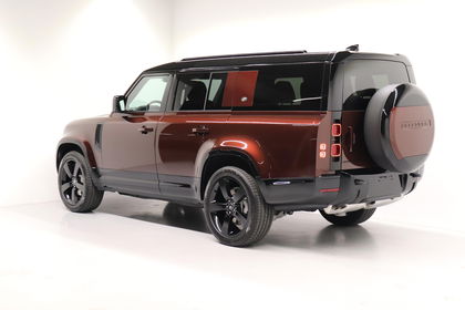 Land Rover Defender 130 D250 X-Dynamic SE