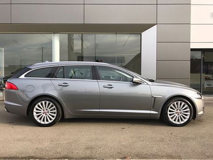 Jaguar XF 2.2 D / 27.600 km