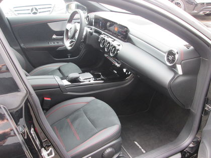 Mercedes CLA 200 AMG CAMERA AUTOMATIC SLECHTS 2650 KM !!!