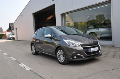 Peugeot 208 Signature