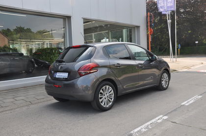 Peugeot 208 Signature