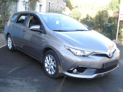 Toyota Auris 1.8i HSD Dynamic E-CVT