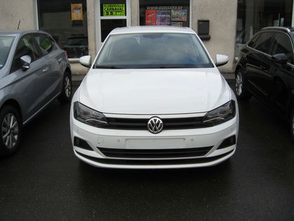 Volkswagen Polo Sedan 1.0i Trendline