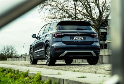 Volkswagen T-Cross 1.5 TSI STYLE | PDC CAMERA | 18" VELGEN | CARPLAY