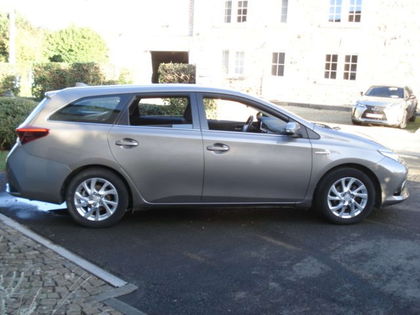 Toyota Auris 1.8i HSD Dynamic E-CVT