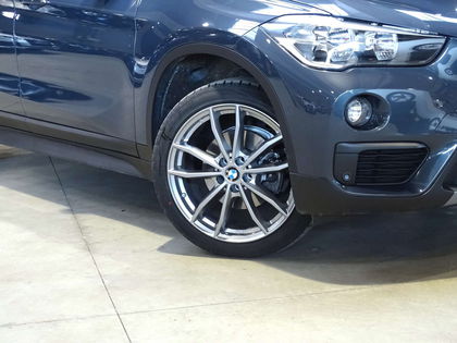 BMW X1 18i sDrive ***NAVI-PARKING AV & AR-CRUISE***