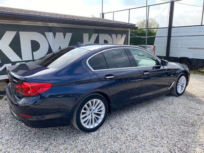 BMW Serie 5 530 dA * luxury line *