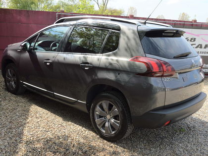 Peugeot 2008 1.2i PureTech Style NEUF NAVI CLIM 8.277KM 1ER PRO