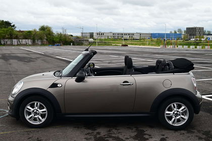 MINI Cabrio One TAKE AWAY PRICE!! / VELVET SILVER / BOOST RADIO