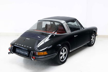 Porsche 911 2.4 Targa - Restored - Modified