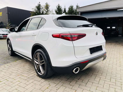 Alfa Romeo Stelvio 2.0 Turbo 16V AT8-Q4 1j Garantie