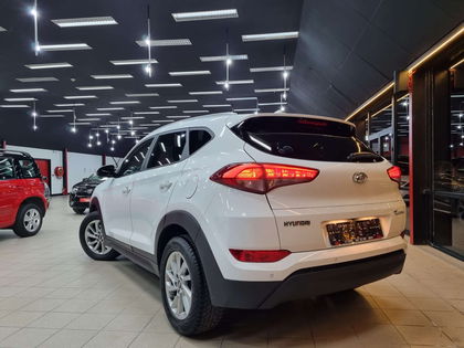 Hyundai Tucson blue 1.7 CRDi 2WD Intro Edition**CAMERA**NAVIGATIE