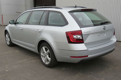 Skoda Octavia 1.0 TSI Ambition - Navigatie - PDC -Smartlink -LED