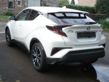 Toyota C-HR 1.8i VVT-i Hybrid C-Hic E-CVT