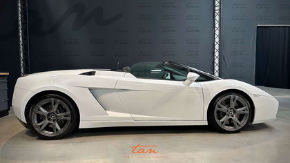 Lamborghini Gallardo SPYDER 5.0i V10 40v E-Gear Full Services History