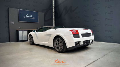 Lamborghini Gallardo SPYDER 5.0i V10 40v E-Gear Full Services History