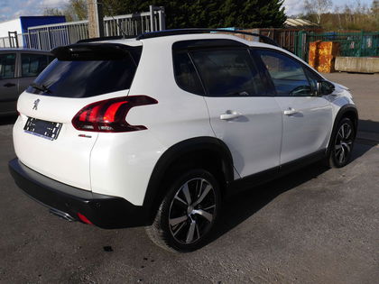 Peugeot 2008 1.5 BlueHDi GT LineS*CAMERA*TOIT PANO*GPS*