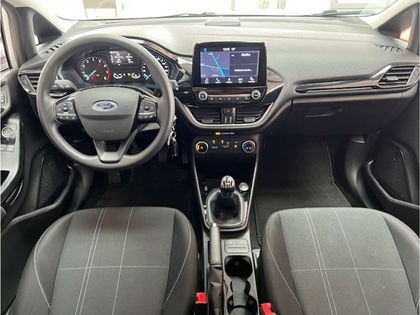 Ford Fiesta 1.1i Connected 75pk + NAVI + PDC