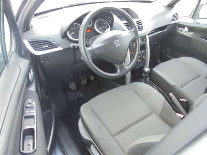 Peugeot 207 1.4i Airco inclusief 2 JAAR garantie!!