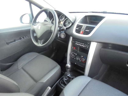 Peugeot 207 1.4i Airco inclusief 2 JAAR garantie!!