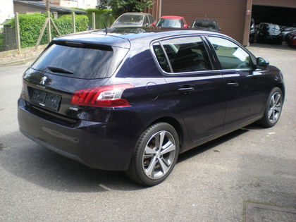 Peugeot 308 1.2 PureTech Allure STT