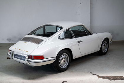 Porsche 911 T 2.0 LWB - Nut & Bolt Restored - Matching -