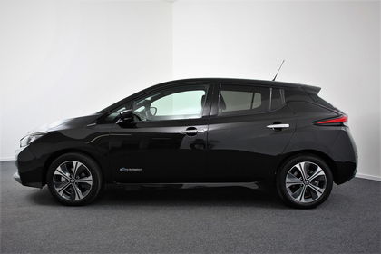 Nissan LEAF N-Connecta 40 kWh | € 2000,- subsidie mogelijk particulier! | Navigatie | Bluetooth | Cruise Control | Lichtmetalen Velgen | Camera