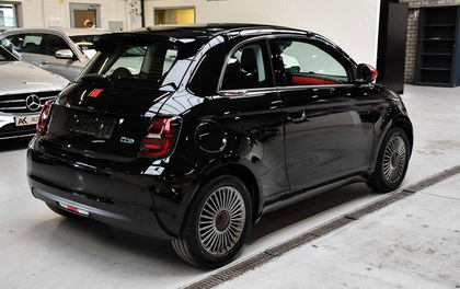 Fiat 500 500e 24 kWh Red Elektrisch - NAVI / SMARTLINK / PDC