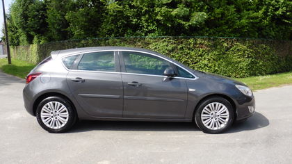 Opel Astra COSMO 17 CDTI ,Uitzonderlijk verzorgd