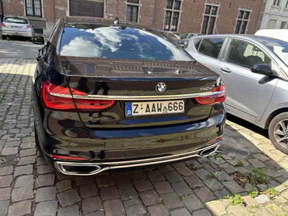 BMW 7 Series carbon