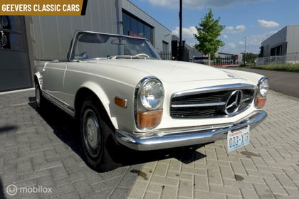 Mercedes 280 SL PAGODE CABRIOLET 2 TOPS HANDGESCHAKELD