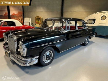 Mercedes 220 220S 4 DEURS SEDAN AUTOMATIC