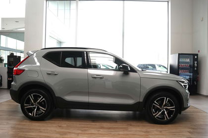 Volvo XC40 2.0 B3*DARK PLUS*LED*H&K*CAMERA*TREKHAAK*10.000KM