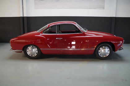 Volkswagen Karmann Ghia Restored Beautiful driver (1969)