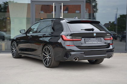 BMW Serie 3 320 i Touring M-sport/Pano/LASER/Leder/Cam/Alu 18"