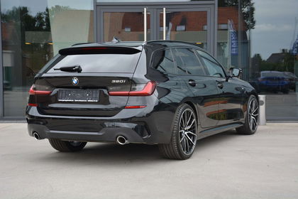 BMW Serie 3 320 i Touring M-sport/Pano/LASER/Leder/Cam/Alu 18"