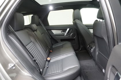 Land Rover Discovery Sport P300e Dynamic SE AWD // GEEN 1