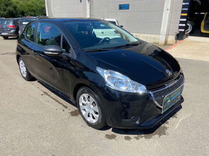 Peugeot 208 1.0i ESSENCE 68 CV 3 P VENTE UNIQUEMT MARCHAND