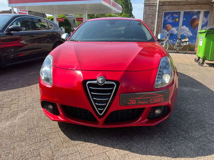 Alfa Romeo Giulietta 2.0 d,GEKEURD ,AUTOMAAT,euro 5,CAR PASS