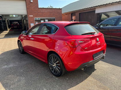 Alfa Romeo Giulietta 2.0 d,GEKEURD ,AUTOMAAT,euro 5,CAR PASS