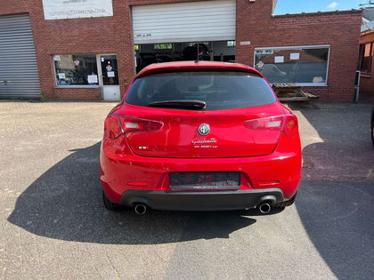 Alfa Romeo Giulietta 2.0 d,GEKEURD ,AUTOMAAT,euro 5,CAR PASS