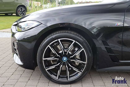 BMW i4 40 / M-SPORT / HEAD-UP / CAMERA / VERW ZETL / 19'